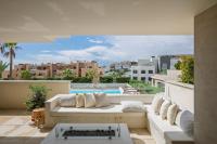 Luxury 3-Bedroom Corner Apartment with Large Terrace La Cala de Mijas - Chambres d'hôtes La Cala De Mijas