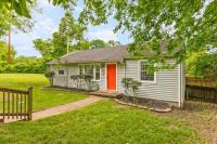 Cozy House in Trendy East Nashville with a Patio and Grill - Chambres d'hôtes Nashville