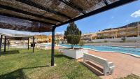 Bungalow familiar con piscina y terraza en El Campello By Turihome - Chambres d'hôtes El Campello