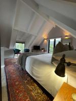 Queen Room with Garden View