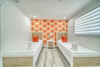 Kids-Friendly Central Cape Coral Gem! Heated Pool & Spa - B&B Cape Coral