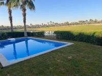 Luxury 6-Bedroom Villa with Private Pool in Ein Bay, Sokhna - Bed and Breakfast Al ‘Ayn as Sukhnah