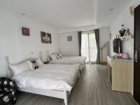 Quadruple Room with Balcony