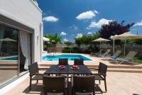 Marigo Villa in Salvia Villas - B&B Skouloúfia