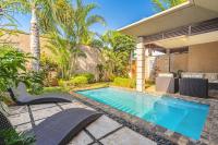 Tropical Villa - 3 Bedrooms in the heart of Grand-Baie - B&B Grand Baie