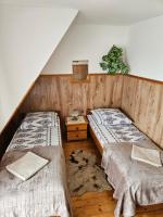 Vierbettzimmer mit eigenem Bad