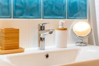 Flexible SelfCheckIns 79 - Zagreb - Garage - New - B&B Zagreb