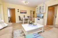 Apartamento de 2 dormitorios con balcón