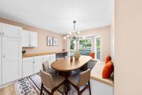 Large Vacation Home, Family Retreat, Pool, Hot Tub, Firepit, Playground, Pool Table, Poker, Chess, EV and more! - Chambres d'hôtes San Antonio