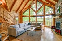 Game Room, Hot Tub and Decks Scenic Franklin Cabin - B&B Franklin