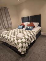 Modern 2 bed ground floor flat - B&B Watford