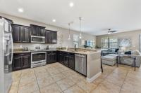 Immaculate Family Home - 7 Bed - with an Amazing Waterfall Pool - B&B Davenport