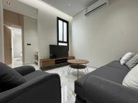 2-Bedroom with Outdoor Patio - 5B - B&B