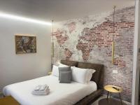 Golden House Apartsuite - B&B