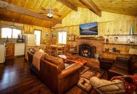 Big Wood Pines - Relaxing home with a large fenced yard for your furry friends to enjoy! - B&B Big Bear