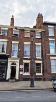 City Centre Apartment With Tennis Table - B&B