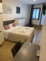 Dreibettzimmer mit eigenem Bad