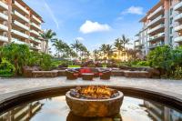 Extra large 1BR LUXURY resort condo with MASSIVE outdoor space & balcony - B&B