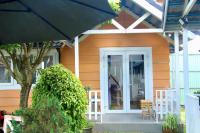 Bungalow with Garden View