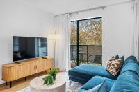 Urban Escape 2BR Wifi Parking - Bed and Breakfast Perth