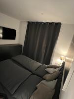 1 Zimmer Apartment mit Bad an der Stadt Grenze Berlins - B&B Blankenfelde