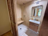 Deluxe Double Room with Shower