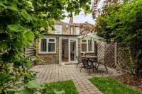 Stylish 3BR Forest Gate Home with Garden - B&B Londra