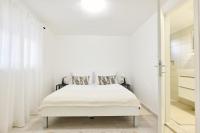 Studio Apartment with Queen Bed