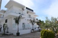 EMAR Beachfront Hotel Ksamil - Bed and Breakfast