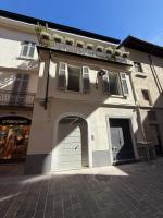 Elegant apartment in the center of Como - Bed and Breakfast Como