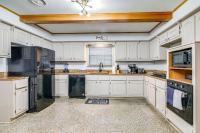 Walk to Graceland Spacious Memphis Home! - Bed and Breakfast Memphis