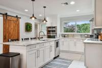 Spacious 4 Bedroom Entire Home, Tampa, Fire Pit - Chambres d’hôtes