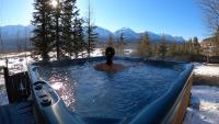 Alpenrose 4, Hottub, Mountains View, AC, sleep 5 - Chambres d'hôtes Golden