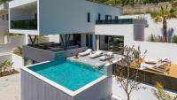 Villa Siete Luxury Living Just Steps from the Beach - B&B Duće