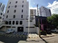 QUARTO SALA EXCELENTE LOCALIZAÇÃO Rua arborizada paralela as praias de Ondina e Barra Próxima ao Shopping Barra com Wifi e garagem própria - B&B Salvador