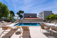 NEW! Villa San Pietro – A Luxurious Seaside Retreat in Kaštel Štafilić - Ferienwohnung Kutleše