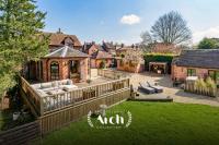 NEW - Country House, Staffordshire - B&B