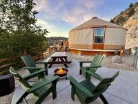 Yurt Overlook #6 with AC and Private Bath 2 Kings - B&B