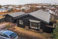 Cozy Family Holiday Home - Chambres d’hôtes Hafnarfjörður