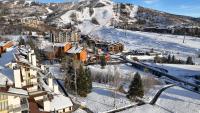 Ski Condo at the Base - Walk to Gondola & Dining! - B&B Steamboat Springs