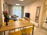 Елегантен апартамент в супер центъра на града с изглед към парк, възможност за безплатно паркиране - B&B Kazanlak