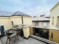 Chic 3BR Scandinavian Retreat - Central 110sqm - B&B Bucarest