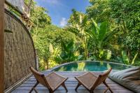 Tropical 2BR Bamboo Villa in Cemagi - B&B Munggu