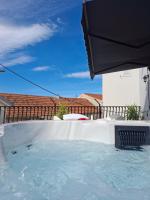 Luxury house with jacuzzi Calla - B&B