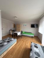 Dreibettzimmer mit eigenem Bad