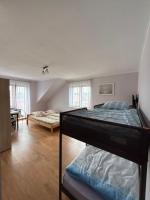 Vierbettzimmer mit eigenem Bad