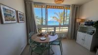 Estudio moderno Frente a Playa Muchavista con piscina By Turihome - B&B El Campello