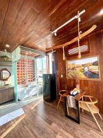 Suite with Hot Tub