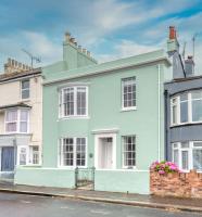 Luxury pair of Georgian Apartments, Garden, Sleeps 12, Seaside - Chambres d'hôtes Bognor Regis