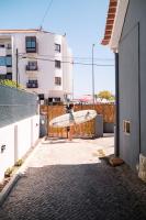 SURFinn Lisbon - B&B Costa de Caparica